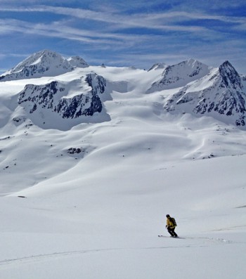 Perfekter Firn auf einer der letzten Abfahrten der Saison. | Foto: Julia Gebauer