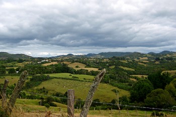 Gr&uuml;ne H&uuml;gel auf Chilo&eacute;