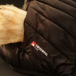 Je gr&ouml;ber die Wolle, desto kratziger. Daher kommt die Wolle aus der Schweiz nicht direkt auf der Haut zum Einsatz, sondern gelangt zum Beispiel als F&uuml;llung in die Isolationsjacken und -westen von Ortovox. | Foto: Ortovox