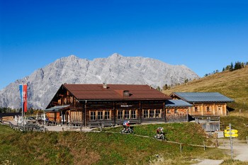 Um zur Gotzenalm zu kommen, braucht man ordentlich Kondition. Watzmann-Blick und Einkehr entschädigen für die Anstrengung. | Foto: Berchtesgadener Land Tourismus
