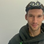 Bis zu 2000 Lumen Leuchtkraft auf dem Kopf - die LED Lenser XEO 19R. | Foto: Uwe Daniel