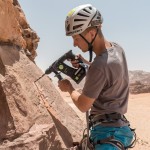 Die Standpl&auml;tze der Erstbegehung Abu Shakra wurden gebohrt und mit Klebehaken versehen. | Foto: Michael Seidl