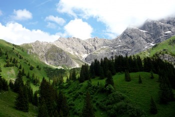Wild, ruhig und erhaben: Landschaftlich z&auml;hlt die Tour auf die Rotspitze zu einer der sch&ouml;nsten im Oberallg&auml;u. | Foto: Julia Gebauer