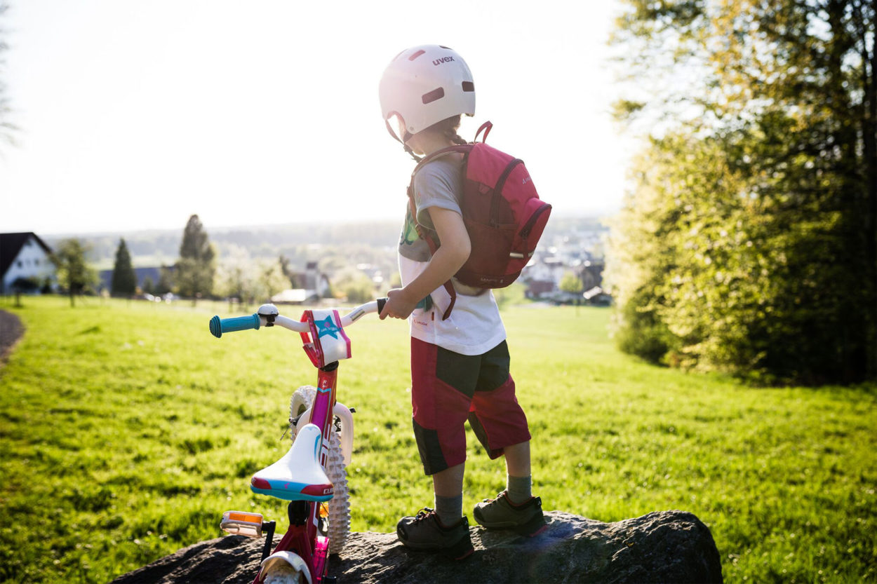 Kind an Bord: So wird der Flug mit Kindern völlig stressfrei - WELT