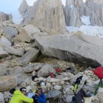 Im Basecamp f&uuml;r den Torre Egger, dem Norweger-Biwak. | Foto: Korra Pesce