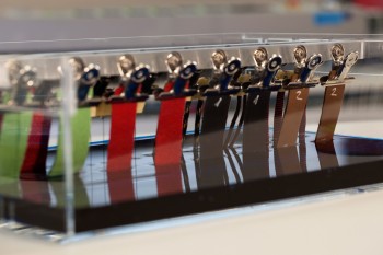 Der Wicking-Test prüft beispielsweise das Saugverhalten aller in einem Schuh verarbeiteten textilen Materialien, um zu verhindern, dass ein fertiger Schuh über fremde Komponenten übermäßig Wasser zieht. | Foto: W. L. Gore & Associates