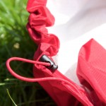 Die Kapuze lässt sich durch einen Gummizug anpassen. | Foto: Christina Bisanz-Sichert