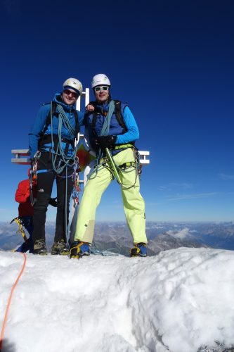 Der Weg zum Gipfel ist nicht ganz ohne, aber der Ausblick entschädigt! | Foto: Basti Fiedler