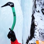 Heiß auf Eis: Bergführer Markus Höß nimmt das AustriAlpin K.ice.R Eisgerät in die Mangel. | Foto: Markus Höß