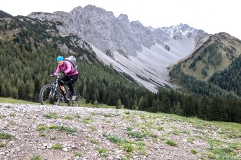 Auf dem Weg von Ehrwald zum Marienbergjoch. | Foto: Franz Mösbauer