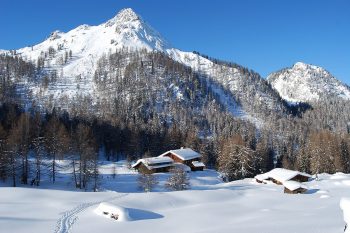 Die Skitour auf das Filzmooshörndl führt über die im Winter unbewirtschaftete Filzmoosalm. | Foto: www.grossarltal.info