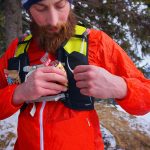 F&uuml;r schnellen Zugriff auf den Proviant sind die kleinen Einschubtaschen an der Front praktisch. | Foto: Flo Glott