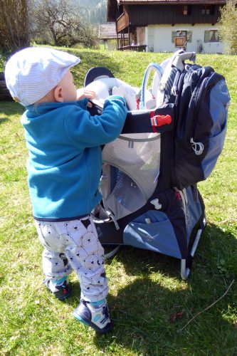 Standfest: Die Poco AG Premium steht stabil auf dem ausklappbaren Standfu&szlig;. | Foto: Hannes Klinge