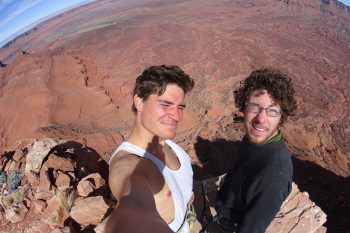 Oben! wer sich in Indian Creek bis nach oben gekämpft hat, wird mit einem beeindruckenden Ausblick belohnt. | Foto: Fabian Hagenauer