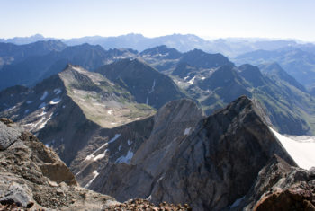 Der Ausblick vom 3.298 Meter hohen Pique Longue reicht weit in die Ferne. | Foto: Arnold Zimprich