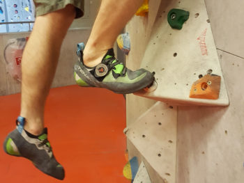 Für den Mundaka sind kleine Tritte und Strukturen - sowohl in der Halle als auch am Fels - kein Problem | Foto: Anna Pechtl