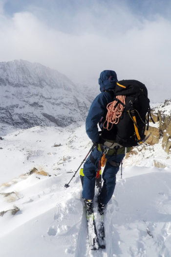 Leichte Ski und voller Rucksack - so ging es mit den Movement Session Richtung Gran Paradiso. | Foto: Michael Hrobath