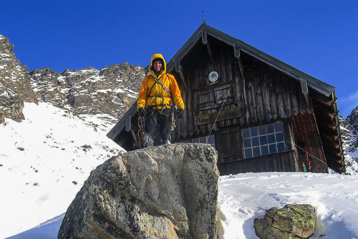 Die urige Anton-Renk-Hütte bietet sich perfekt als Stützpunkt an. | Foto: Franz Mösbauer