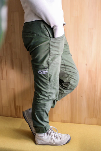 Looking for Wild Laila Hose von der Seite