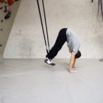 Die Brettübung dynamisch Schritt 2 | Foto: Martin Tekles