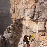 Der Sentiero Bocchette Alte f&uuml;hrt durch eine grandios verwinkelte Felsenwelt. | Foto: Mark Zahel