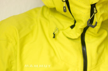 Sinn f&uuml;r Details: Die Verarbeitung der Mammut HS Flex Freeride-Kombi l&auml;sst keine W&uuml;nsche offen. | Foto: Basti Fiedler