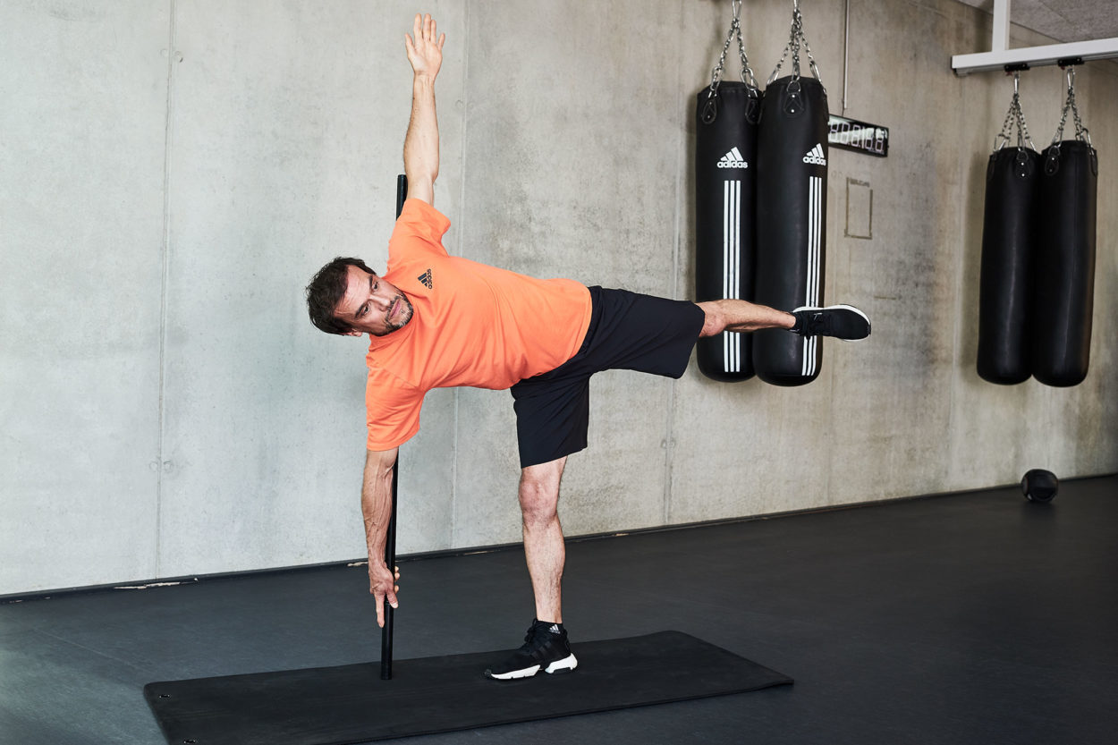 ACT &Uuml;bung Standwaage mit Besenstil